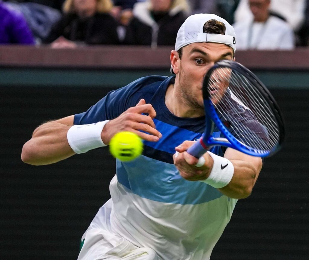Jack Draper showcases impressive tennis skills at the French Open, drawing comparisons to Rafael Nadal.