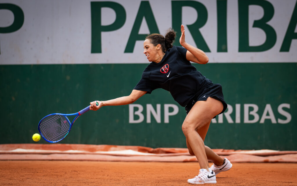 Madison Keys celebrates reaching the Roland Garros quarterfinals, marking her comeback on the clay courts.